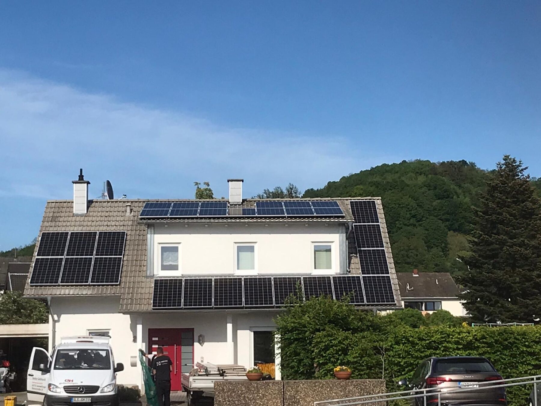 Großzügige Photovoltaikanlage auf einem Einfamilienhaus